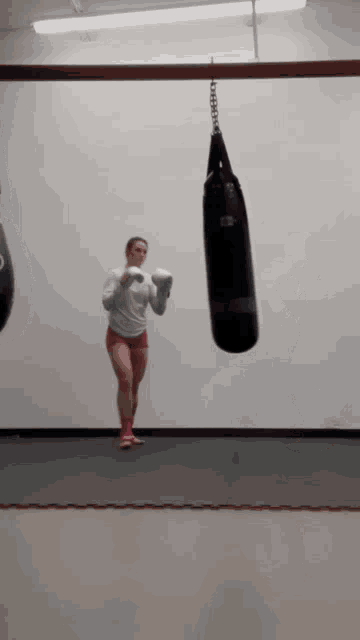 Women Kickboxing GIF - Women Kickboxing Mma GIFs