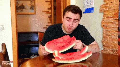 арбуз ем ест лето жует жую номном GIF - Watermelon Summer Eating GIFs