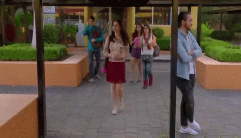 Ale Müller First Day Of School GIF - Ale Müller First Day Of School Shy GIFs