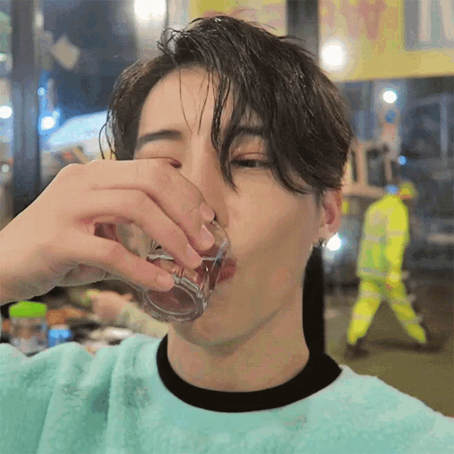 Soju 소주 GIF - Soju 소주 Drinking GIFs