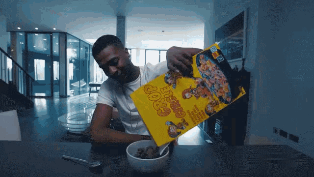 Nines Pour GIF - Nines Pour Cereal GIFs
