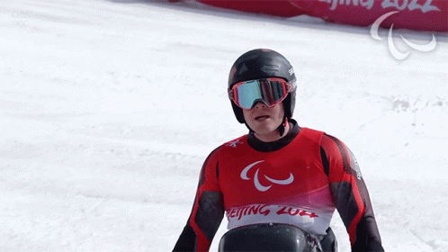 Waving Para Alpine Skiing GIF - Waving Para Alpine Skiing Jesper Pedersen GIFs