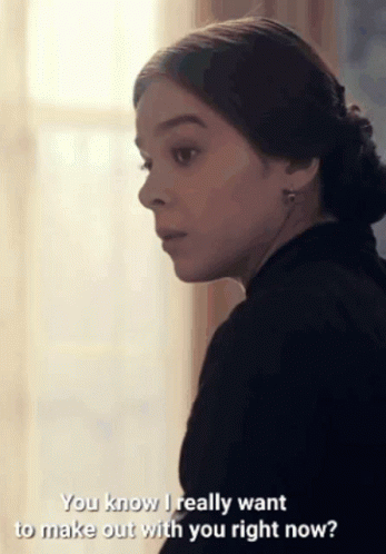 Make Out Hailee Steinfeld GIF - Make Out Hailee Steinfeld Dickinson GIFs