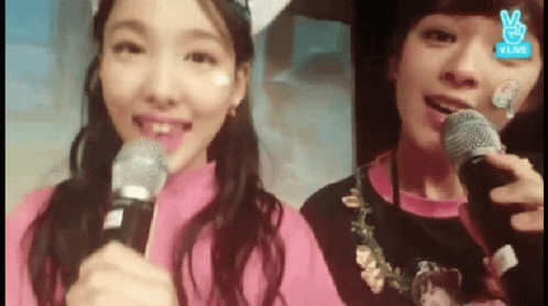 Twice Nayeon GIF - Twice Nayeon Jeongyeon GIFs