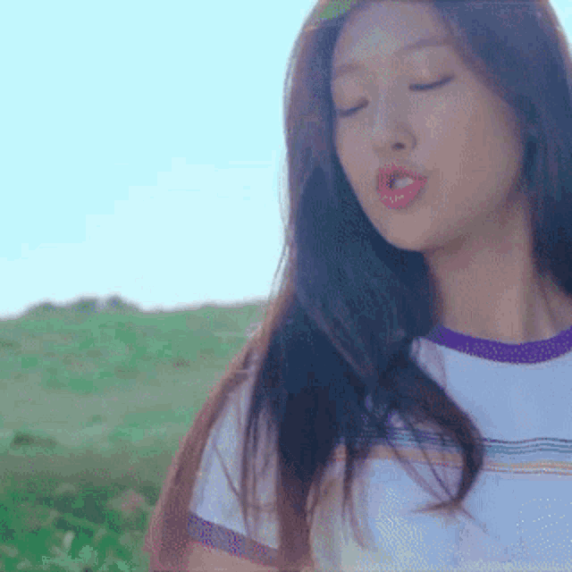 Choerry Love Cherry Motion GIF - Choerry Love Cherry Motion Music Video GIFs
