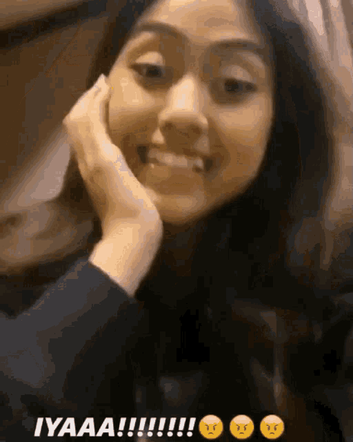 Pretty Siska GIF