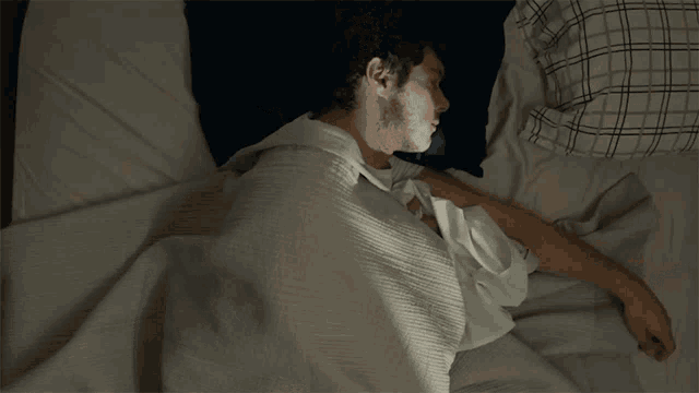 Just Woke Up Adam Brody GIF - Just Woke Up Adam Brody Abe Applebaum GIFs
