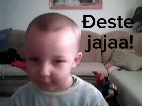 a little boy sitting in front of a couch with the words " deste jajaa " on the bottom