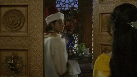 Aladdin Mena Massoud GIF - Aladdin Mena Massoud Turn Around GIFs