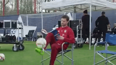 Wow GIF - Relaxing Juggling Fc Bayern GIFs