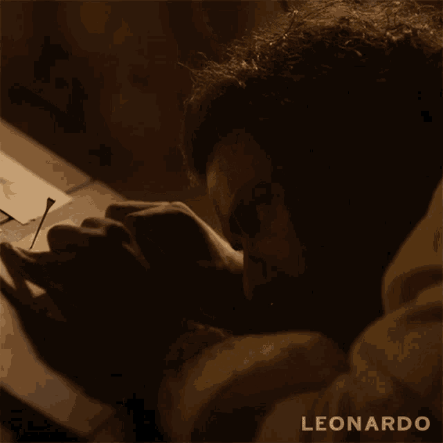 Drawing Leonardo Da Vinci GIF - Drawing Leonardo Da Vinci Aidan Turner GIFs