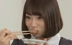 美味しい　食べる　北野日奈子 アイドルグループ乃木坂46のメンバー GIF - Delicious Eat Hinako Kitano GIFs