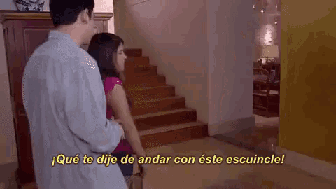 Madre Enojada Con El Novio GIF