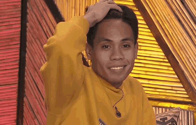 Yamyam Gucong William Gucong GIF - Yamyam Gucong William Gucong Pose GIFs