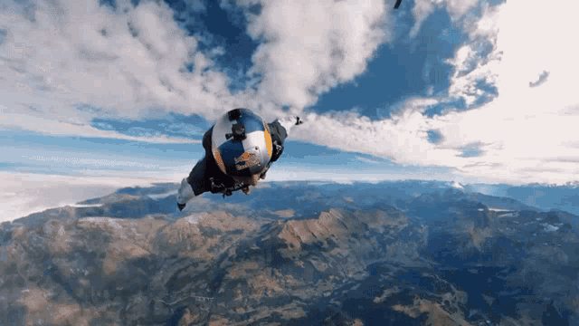 Wingsuit Flying GIF - Wingsuit Flying Parachute GIFs