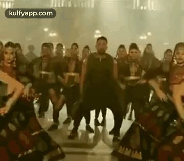 Dhaakad.Gif GIF - Dhaakad Aamirkhan Dance GIFs