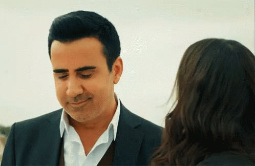 Couples Talking To Each Other GIF - Couples Talking To Each Other Aşk Ve Mavi Gif GIFs