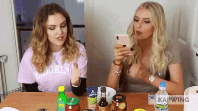 Girl Hold Up One Sec GIF - Girl Hold Up One Sec Check Phone GIFs