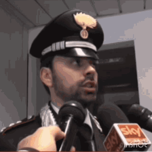 Carabinieri Intervista Dia GIF - Carabinieri Intervista Dia GIFs