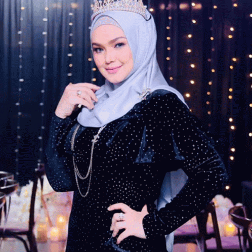 Siti Nurhaliza Queen GIF - Siti Nurhaliza Queen Crown GIFs