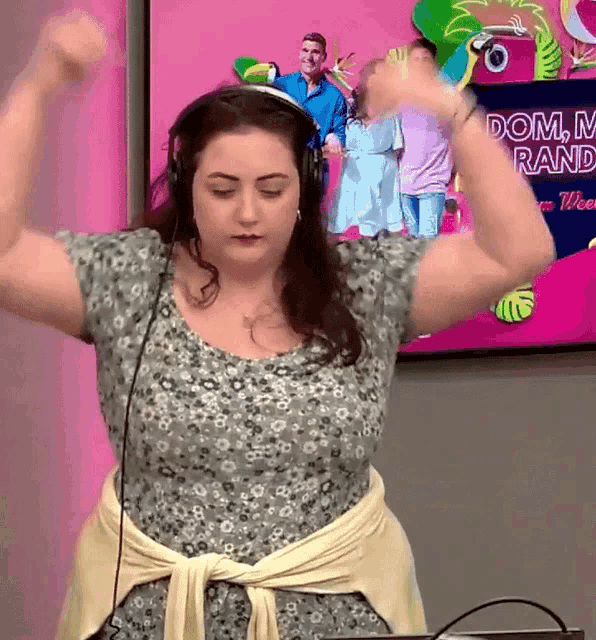 Sarahmcfadyen Megan Annear GIF