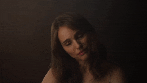 May December Natalie Portman GIF - May December Natalie Portman Julianne Moore GIFs
