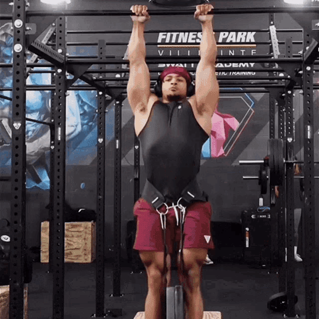 Streetlifting Muscle Up GIF - Streetlifting Muscle Up Weighted Muscle Up GIFs