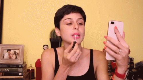 Scherezade Shroff Pink Lipstick GIF - Scherezade Shroff Pink Lipstick Selfie GIFs