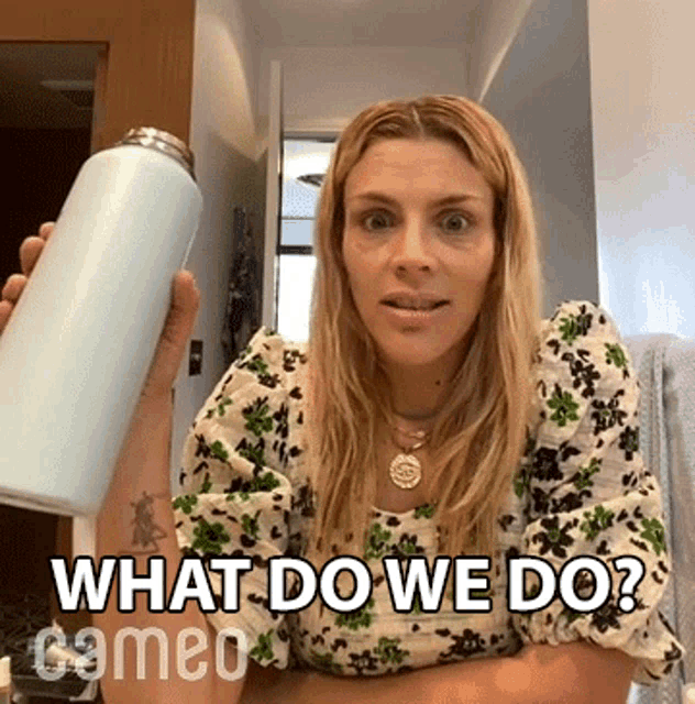 What Do We Do Busy Philipps GIF - What Do We Do Busy Philipps Cameo GIFs
