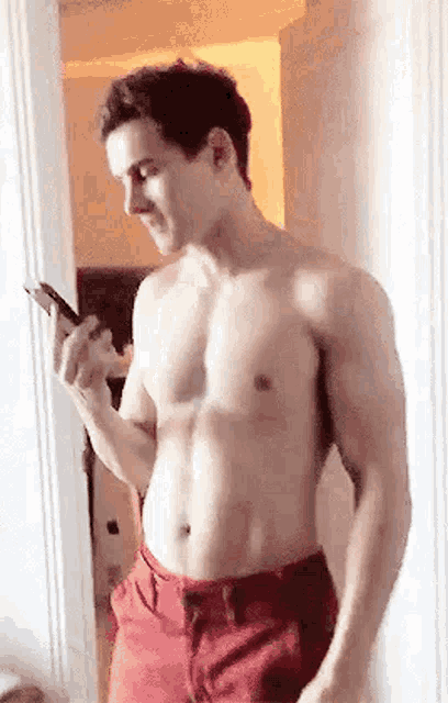 Michael Johnston Alister Kingsleigh GIF