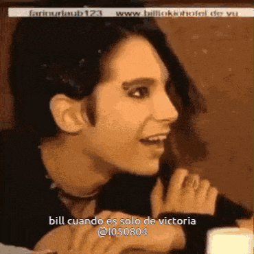 a close up of a person 's face with the words bill cuando es solo de victoria @ 1050804