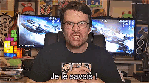 a man wearing glasses says je le savais