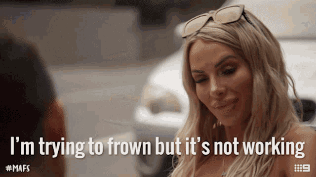 Im Trying To Frown But Its Not Working Married At First Sight GIF - Im Trying To Frown But Its Not Working Married At First Sight Cant Resist GIFs
