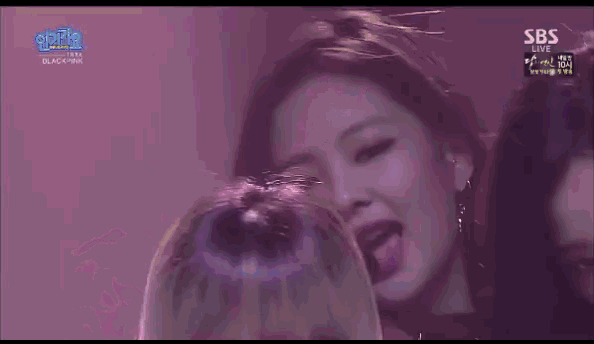 a sbs live broadcast of blackpink 's performance