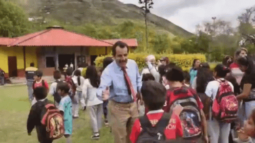 Helio Trelles Helioth GIF - Helio Trelles Helioth Students GIFs