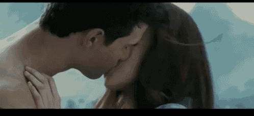 Kiss Bella GIF - Kiss Bella Taylor Lautner GIFs