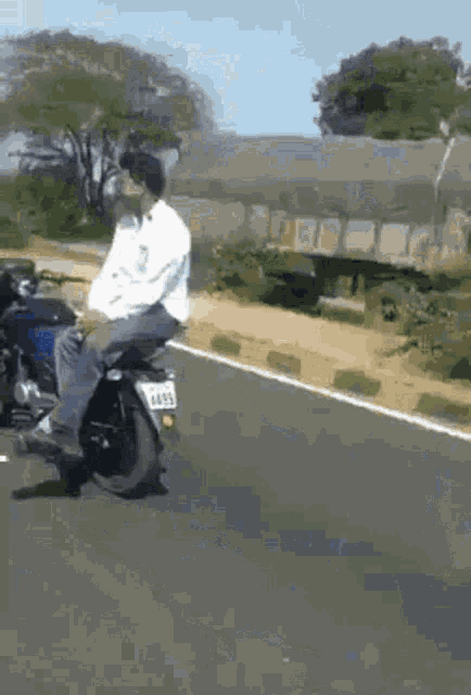 Motorcycle Driving GIF - Motorcycle Driving Drivers License GIFs