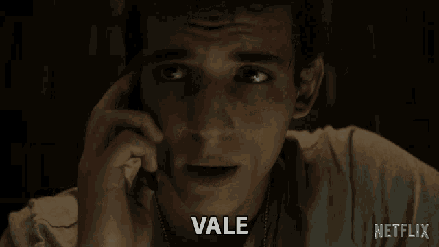 a man talking on a cell phone with the words " vamos a echar cuentas " below him