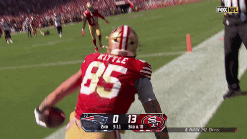 a football player with the number 85 on his back