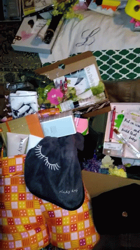 I Have Great Gift Baskets Available GIF - I Have Great Gift Baskets Available GIFs