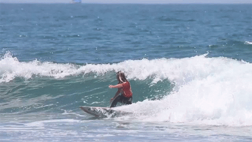 Surfing Caroline Marks GIF - Surfing Caroline Marks Red Bull GIFs