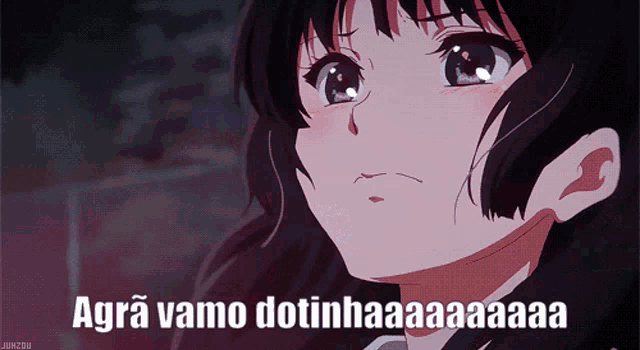 a picture of a girl with the words agra vamo dotinhaaaa written below her