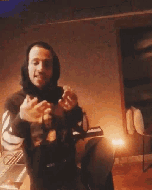 Rapping Rapper GIF - Rapping Rapper Artist GIFs