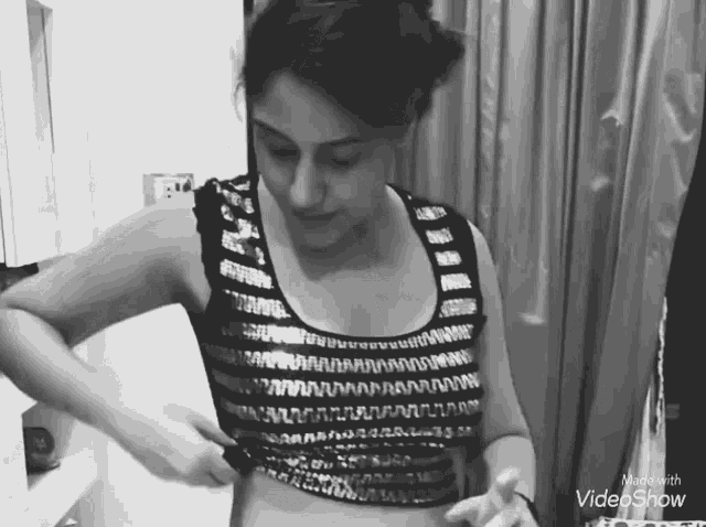 Surbhi Chandna Check This Out GIF - Surbhi Chandna Check This Out Look GIFs