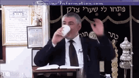 Yosef Mizrachi Rabbi Mizrachi GIF - Yosef Mizrachi Rabbi Mizrachi Rabbi Laughing GIFs