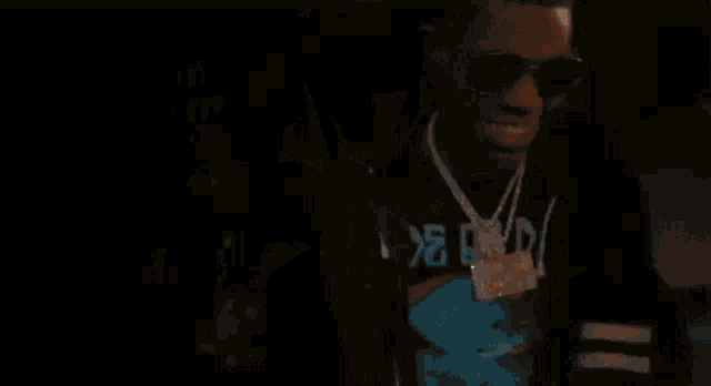 Fitted Up A Boogie Wit Da Hoodie GIF - Fitted Up A Boogie Wit Da Hoodie Going On Stage GIFs