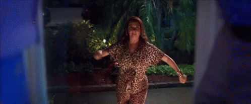 Maya Rudolph Dance GIF - Maya Rudolph Dance Wiggle GIFs