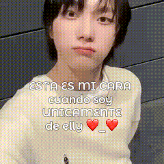 a close up of a person 's face with the words `` esta es mi cara cuando soy únicamente de elly ''