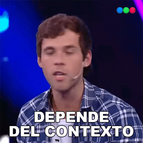 a man in a plaid shirt is saying " depende del contexto "