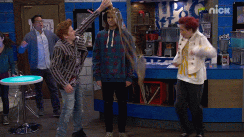 Spilling Drink On The Head Bose Obrian GIF - Spilling Drink On The Head Bose Obrian Chapa GIFs